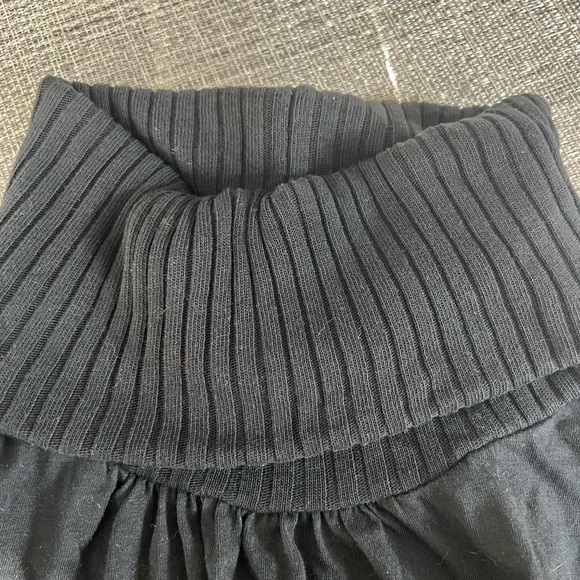 DKNY Black Long Sleeve Turtleneck Top - Picture 3 of 6